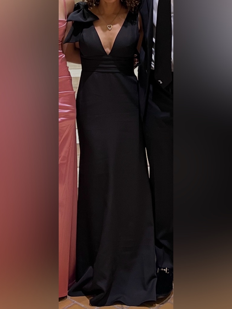 Mac Duggal Black Gown With Bow Accent